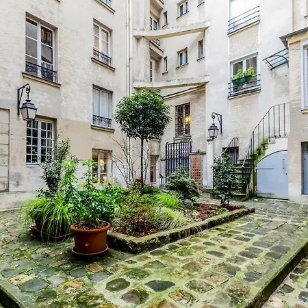 شقة Central Marais Lovely *
